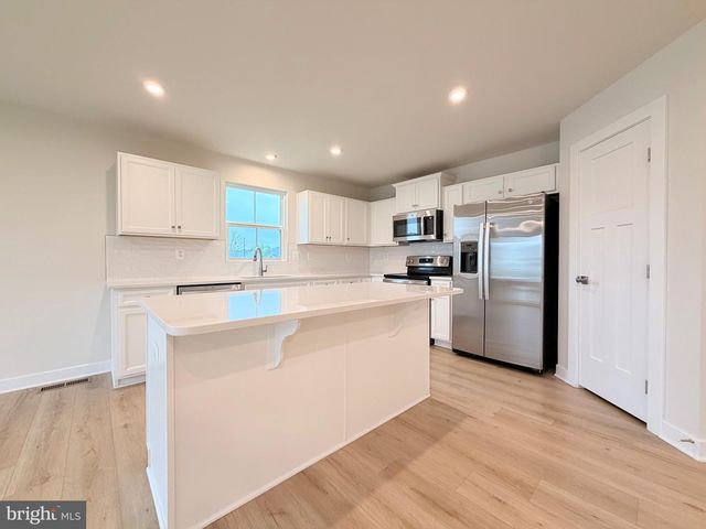 263 HYDRO RD, Inwood, WV 25428