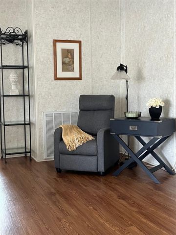 980 7TH STREET NW 16, Largo, FL 33770