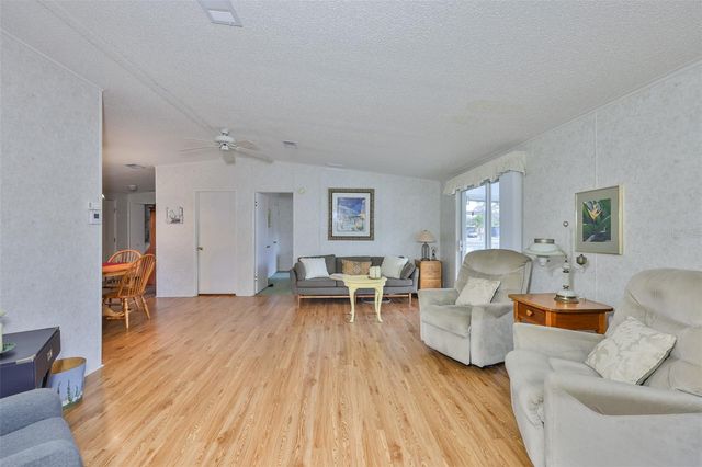 980 7TH STREET NW 16, Largo, FL 33770