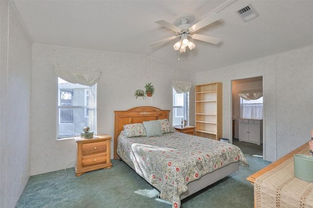 980 7TH STREET NW 16, Largo, FL 33770