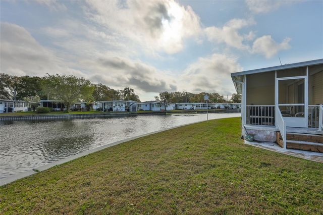 980 7TH STREET NW 16, Largo, FL 33770