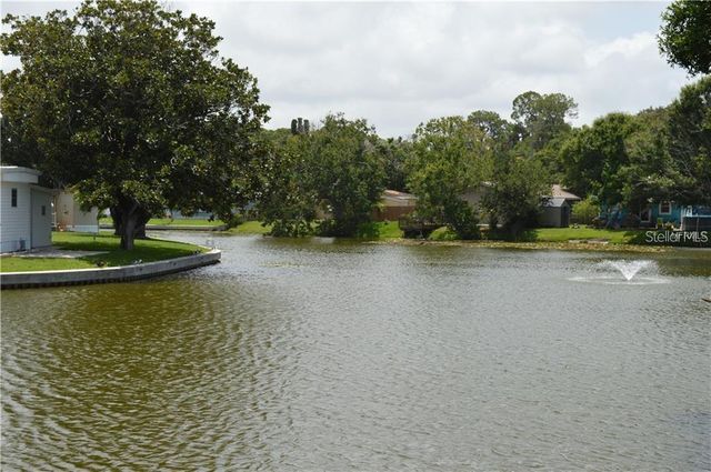 980 7TH STREET NW 16, Largo, FL 33770