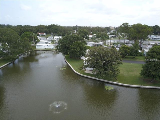 980 7TH STREET NW 16, Largo, FL 33770