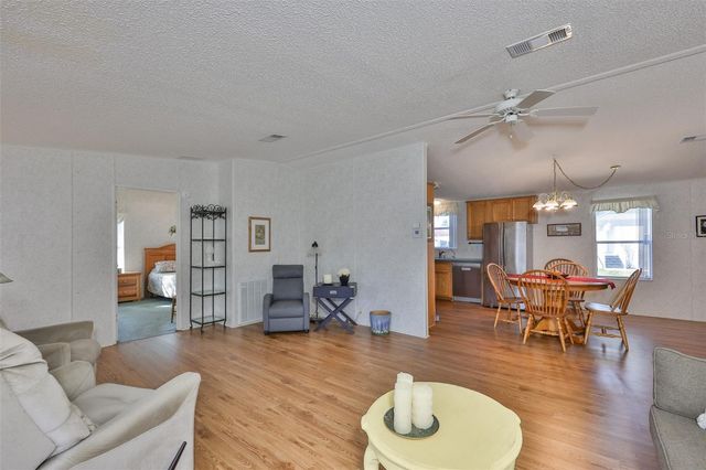 980 7TH STREET NW 16, Largo, FL 33770