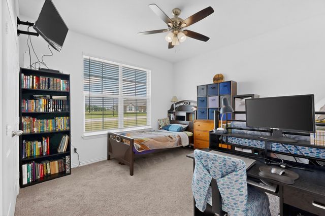 2721 Burr Oak Road, Oak Ridge, TX 75161