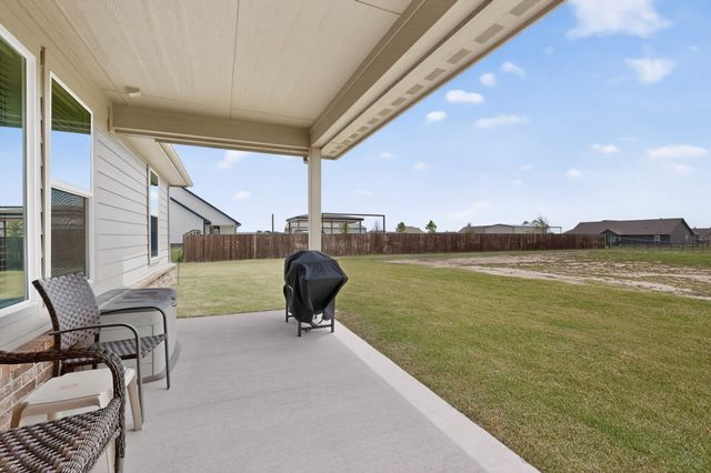 2721 Burr Oak Road, Oak Ridge, TX 75161