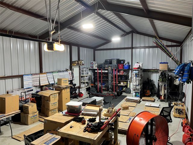 2721 Burr Oak Road, Oak Ridge, TX 75161