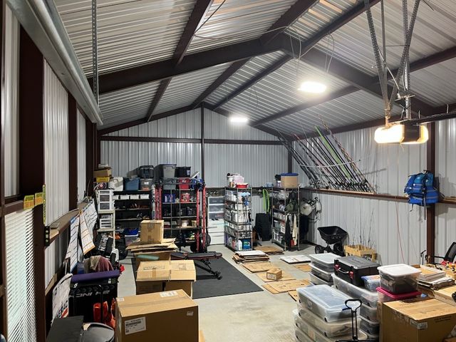 2721 Burr Oak Road, Oak Ridge, TX 75161