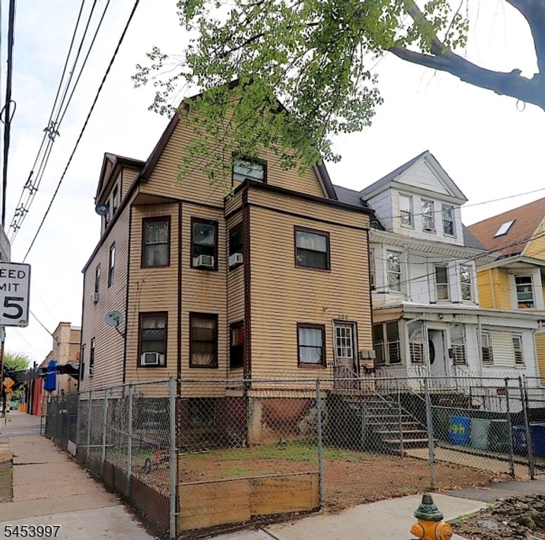 465 4Th Ave, Newark City, NJ 07107