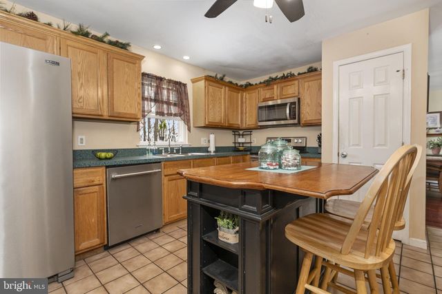 144 BRANDYWINE DR, Coatesville, PA 19320