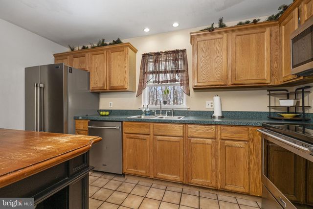 144 BRANDYWINE DR, Coatesville, PA 19320