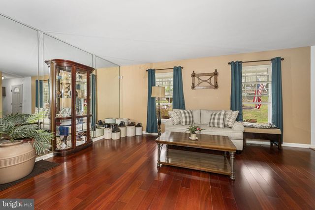 144 BRANDYWINE DR, Coatesville, PA 19320