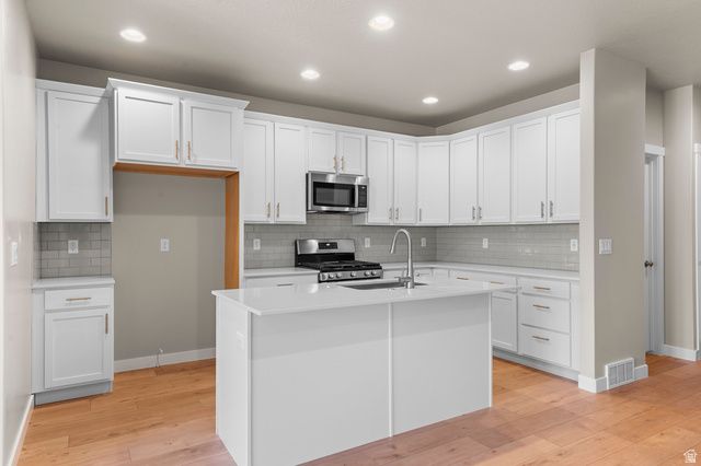 6588 W RAYNOLDS PEAK WAY, West Jordan, UT 84081