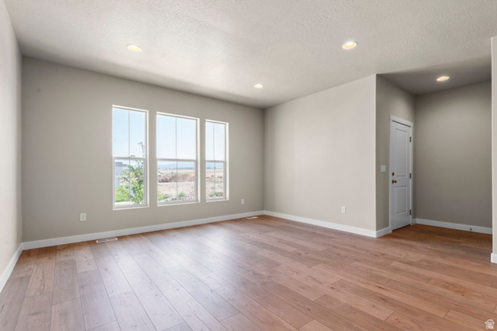 6588 W RAYNOLDS PEAK WAY, West Jordan, UT 84081 — photo 3