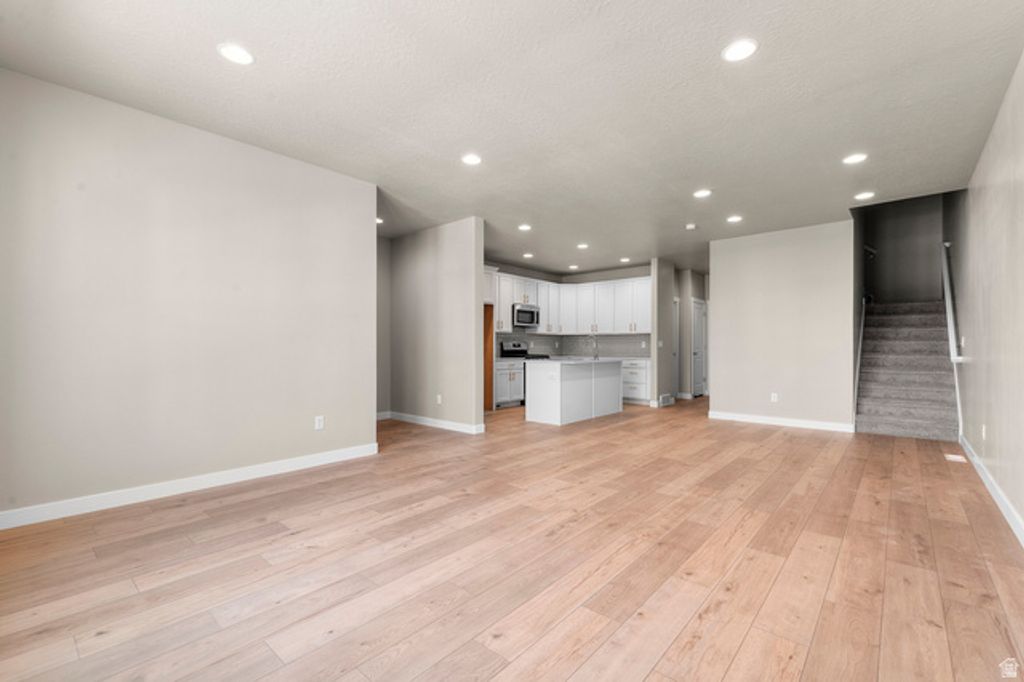 6588 W RAYNOLDS PEAK WAY, West Jordan, UT 84081 — photo 4