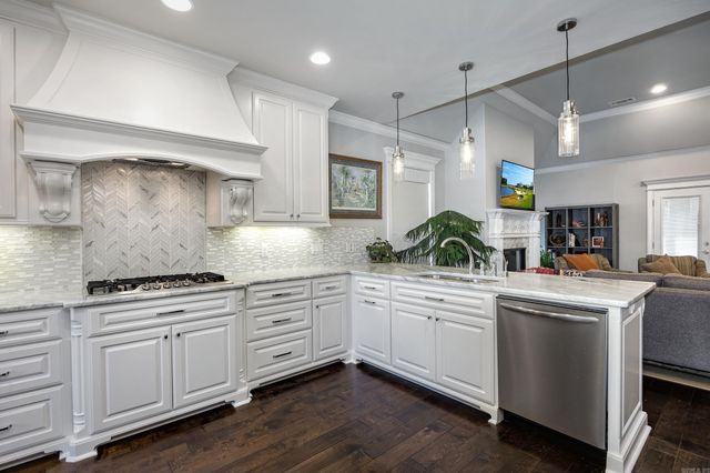 153 Ridgeview Trail, Maumelle, AR 72113