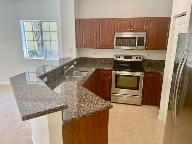 5156 SE Mariner Garden Circle, Stuart, FL 34997