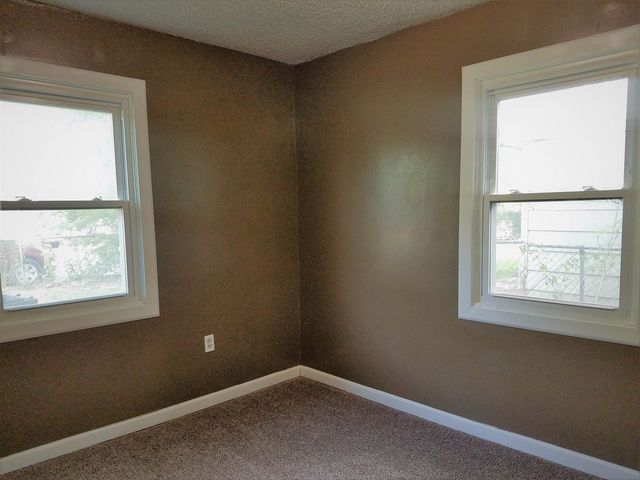 4601 S Brookhaven St, Wichita, KS 67216