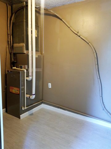 4601 S Brookhaven St, Wichita, KS 67216