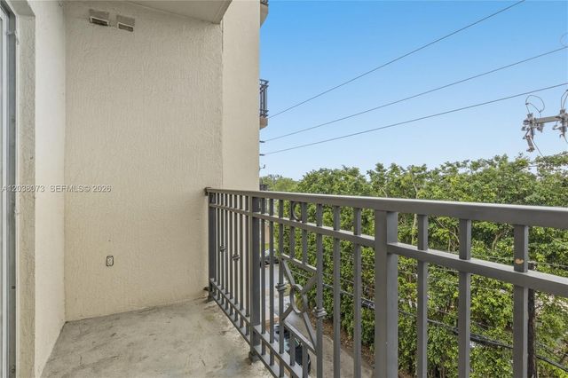 5271 SW 8th St 304, Miami, FL 33134