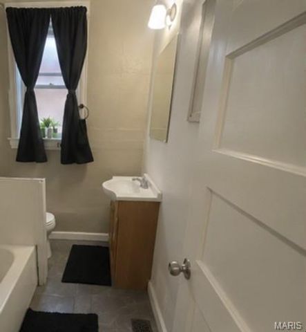 6309 Page Avenue, St Louis, MO 63133