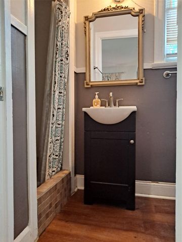 1906 San Gabriel ST 16, Austin, TX 78705