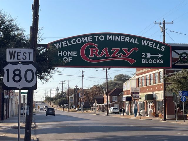 1702 NW 1st Avenue, Mineral Wells, TX 76067