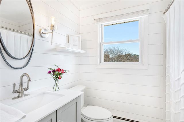 6 Jenkins Street, Bristol, RI 02809