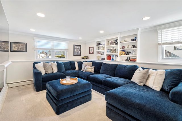 6 Jenkins Street, Bristol, RI 02809