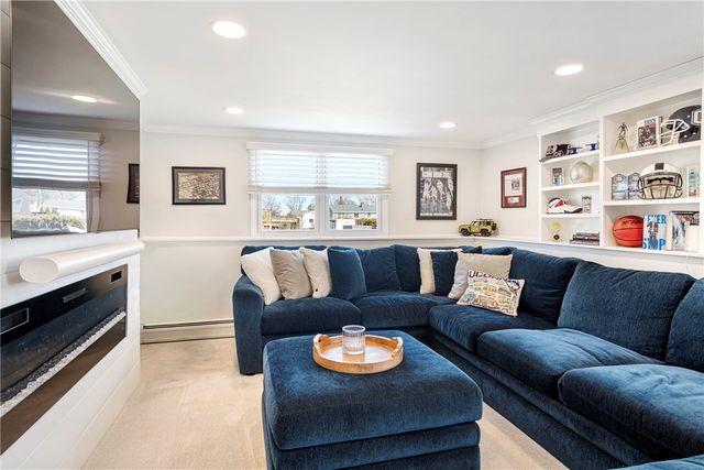 6 Jenkins Street, Bristol, RI 02809