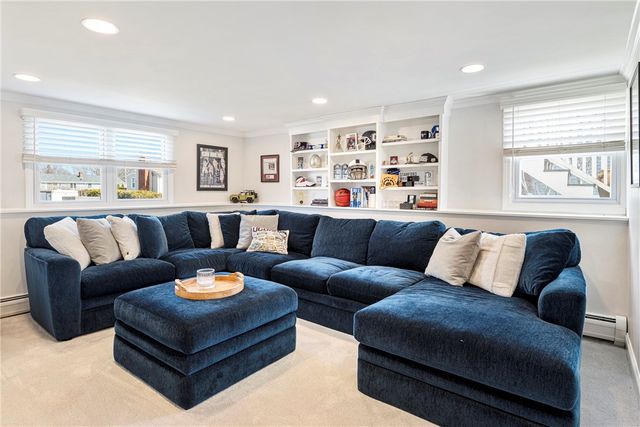 6 Jenkins Street, Bristol, RI 02809