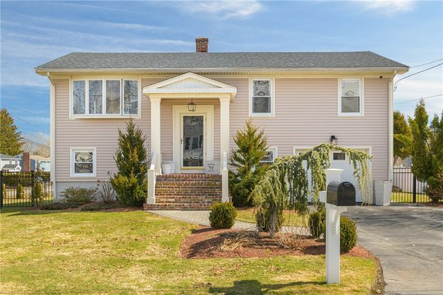 6 Jenkins Street, Bristol, RI 02809