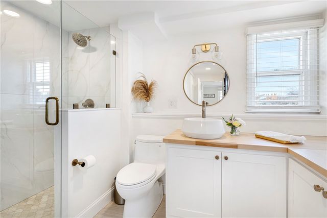 6 Jenkins Street, Bristol, RI 02809