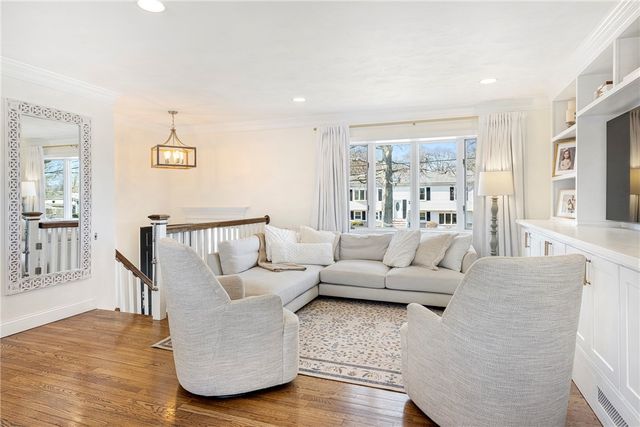 6 Jenkins Street, Bristol, RI 02809