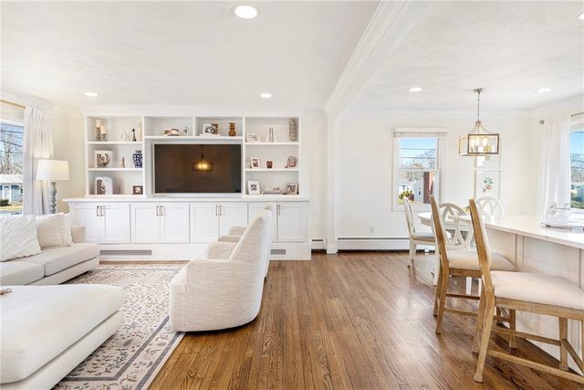 6 Jenkins Street, Bristol, RI 02809