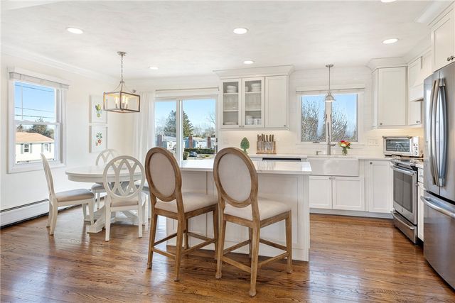 6 Jenkins Street, Bristol, RI 02809