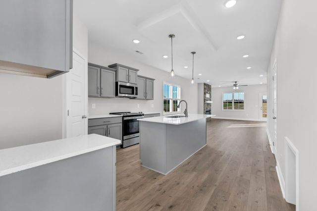 516 Ayden Ln, Clarksville, TN 37042