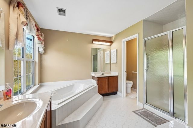 135 Grantham Dr, Franklin Twp., NJ 08873