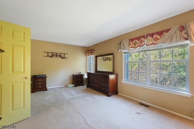 135 Grantham Dr, Franklin Twp., NJ 08873