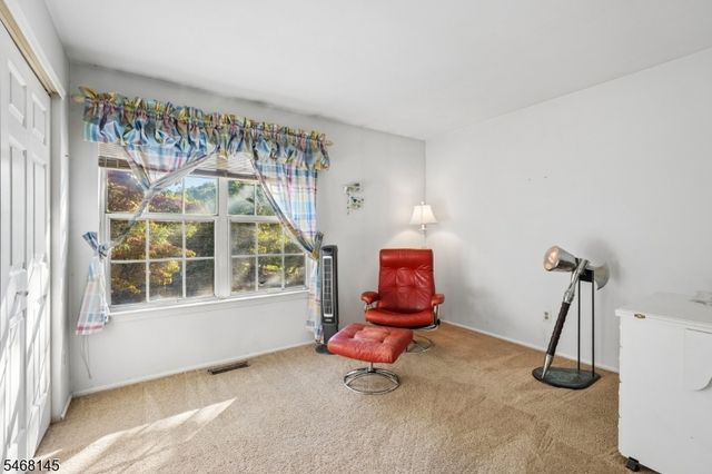 135 Grantham Dr, Franklin Twp., NJ 08873