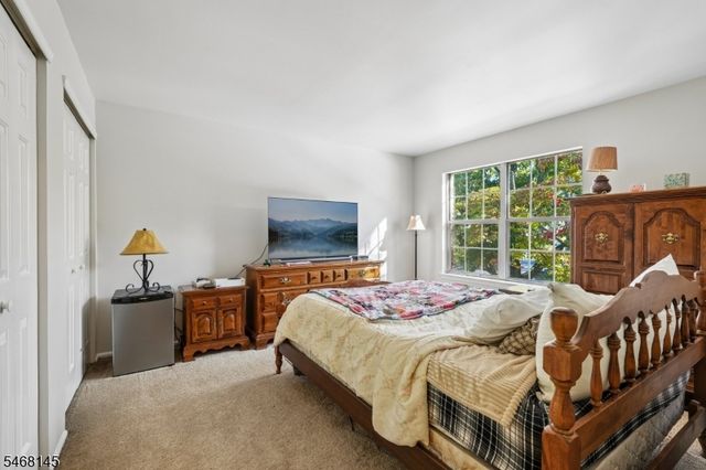 135 Grantham Dr, Franklin Twp., NJ 08873