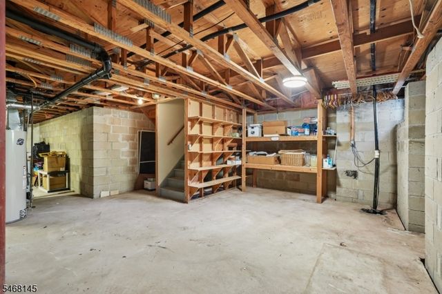 135 Grantham Dr, Franklin Twp., NJ 08873