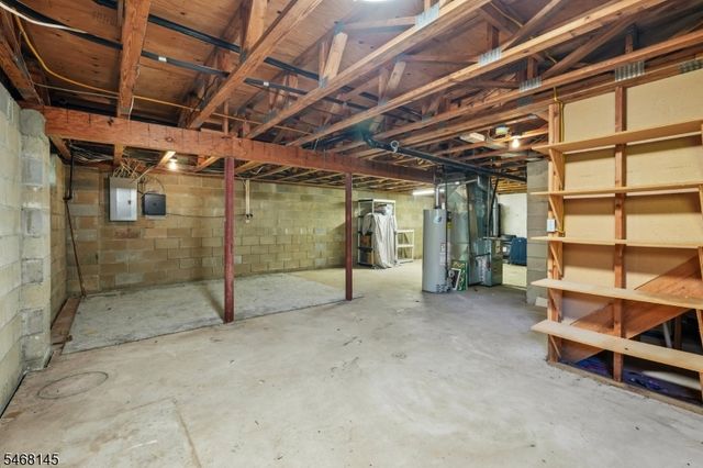 135 Grantham Dr, Franklin Twp., NJ 08873