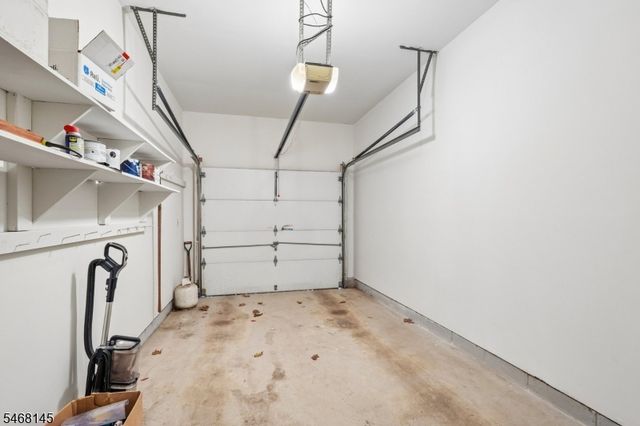 135 Grantham Dr, Franklin Twp., NJ 08873