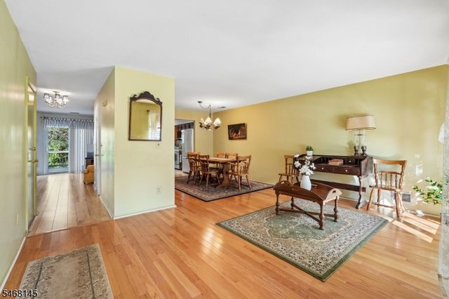 135 Grantham Dr, Franklin Twp., NJ 08873
