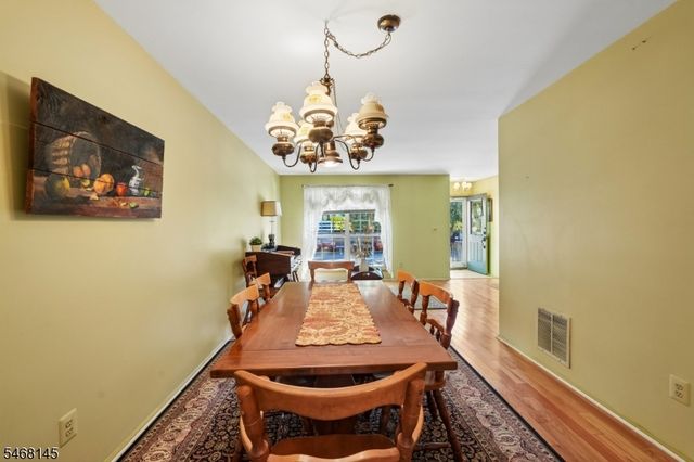 135 Grantham Dr, Franklin Twp., NJ 08873