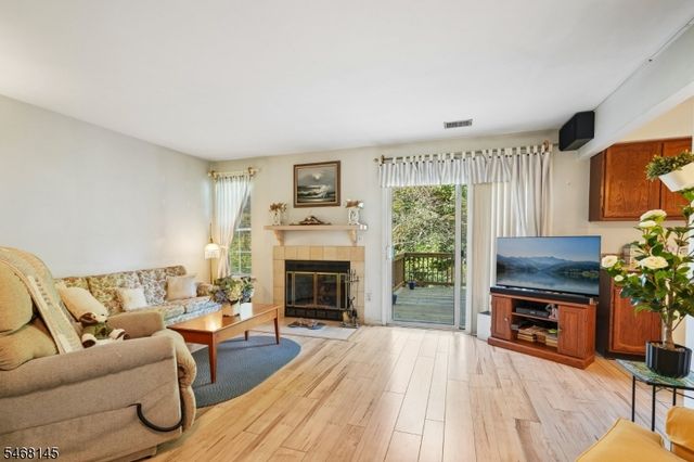 135 Grantham Dr, Franklin Twp., NJ 08873