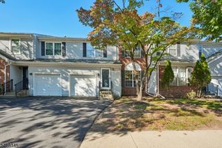 135 Grantham Dr, Franklin Twp., NJ 08873