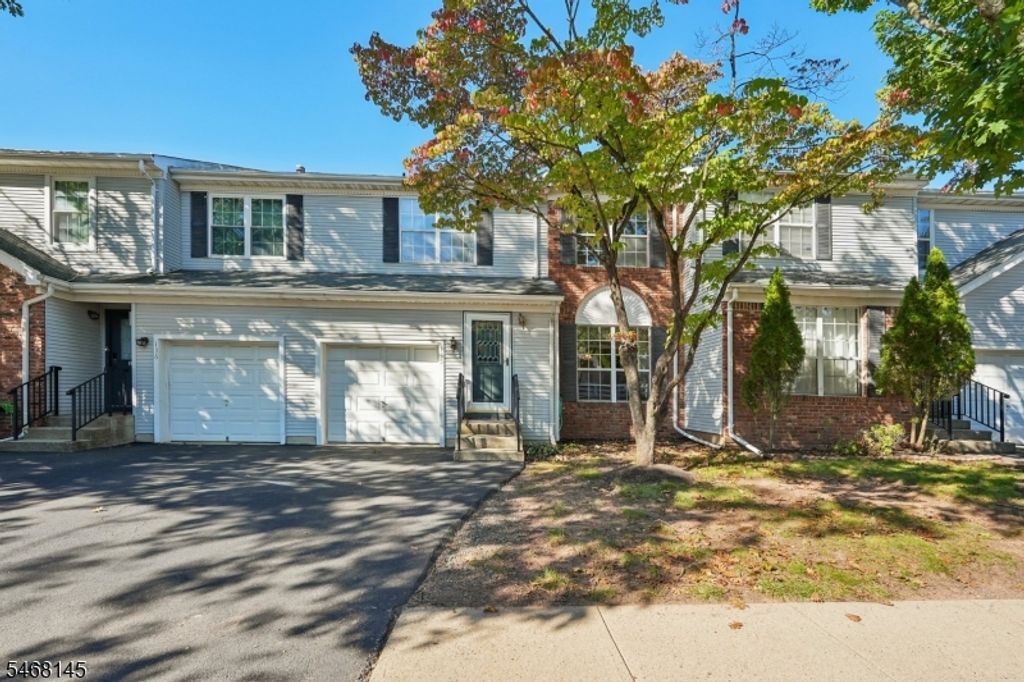 135 Grantham Dr, Franklin Twp., NJ 08873 — exterior