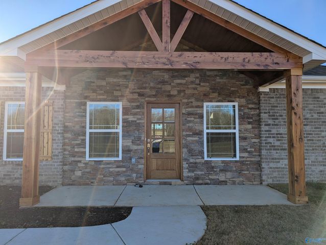 102 Treva Lane, Hazel Green, AL 35750